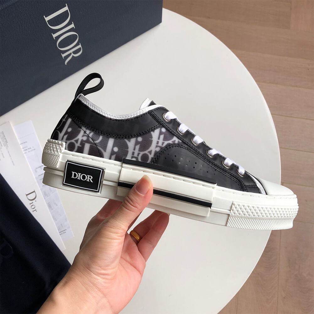 B23 LOW-TOP SNEAKER