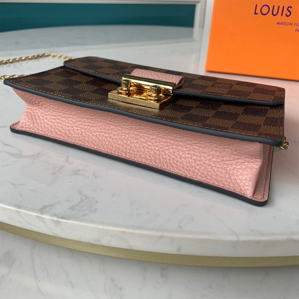 l**is V*t*n croisette chain wallet