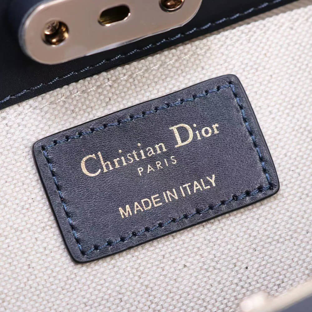 small D*or key bag