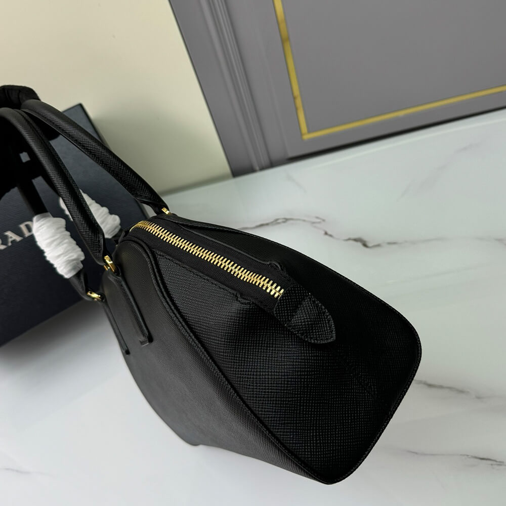 Pra*a medium saffiano leather bag(high-end grade)