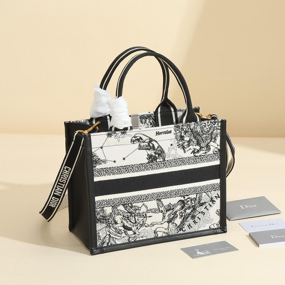 small D*or book tote