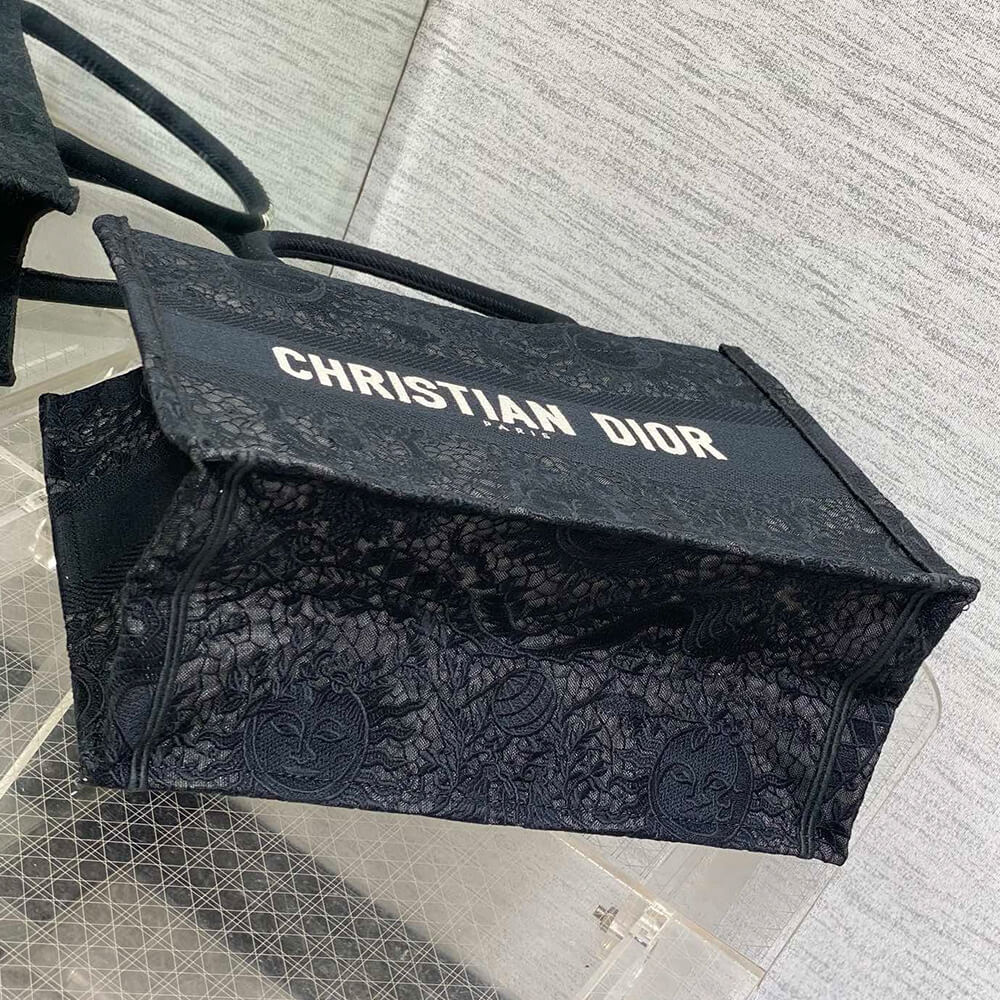 medium D*or book tote