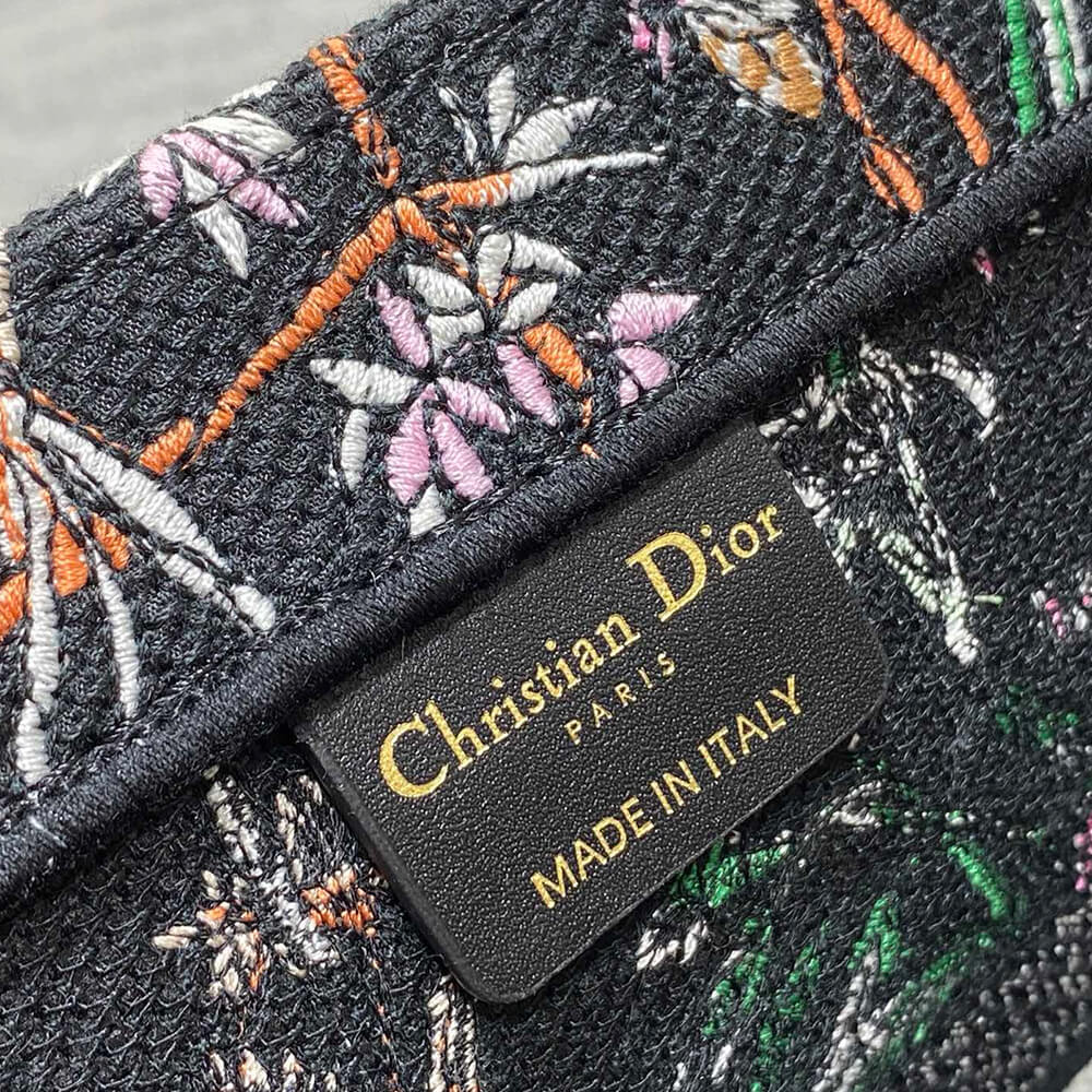 medium D*or book tote