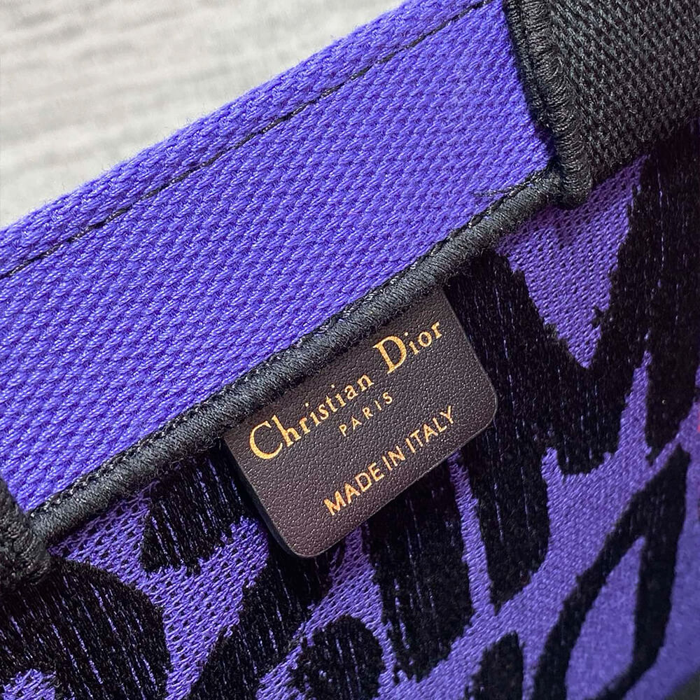small D*or book tote