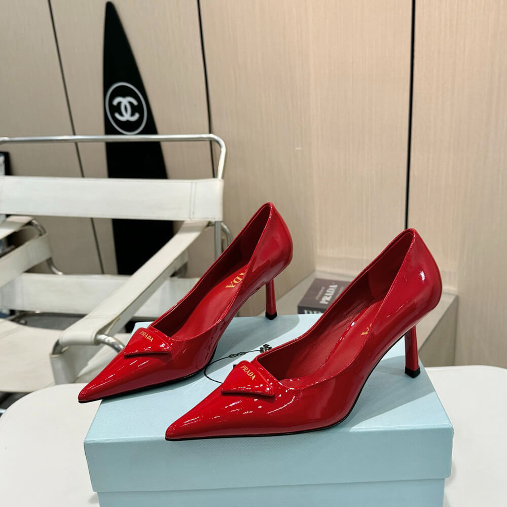 Pra*a pump heel