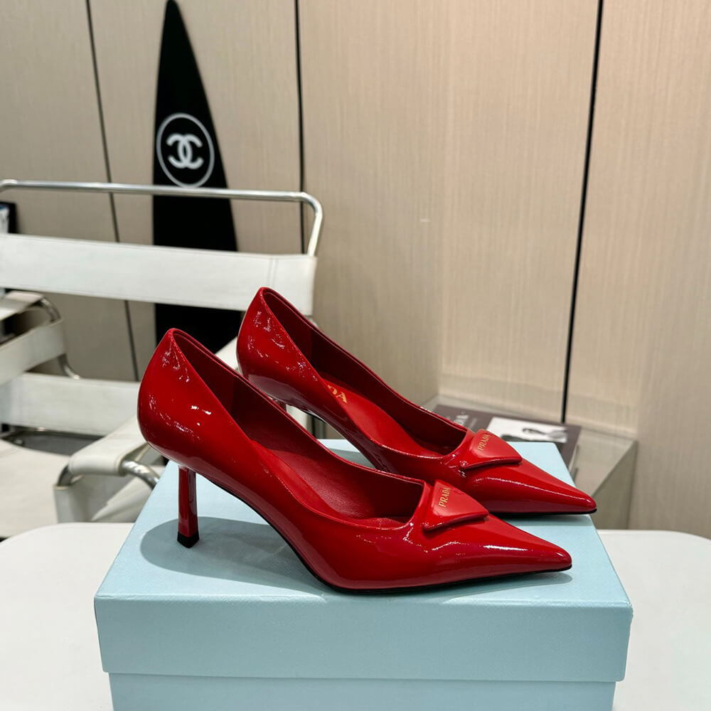 Pra*a pump heel