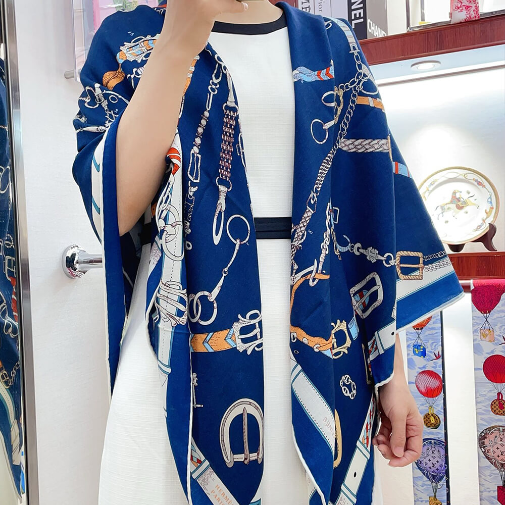 H**mes shawl