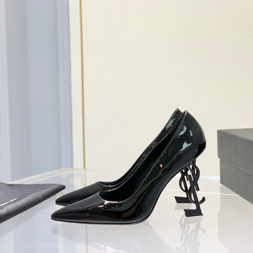 YSL OPYUM Pumps in patent leather