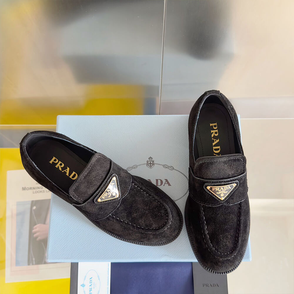 Pra*a women loafer