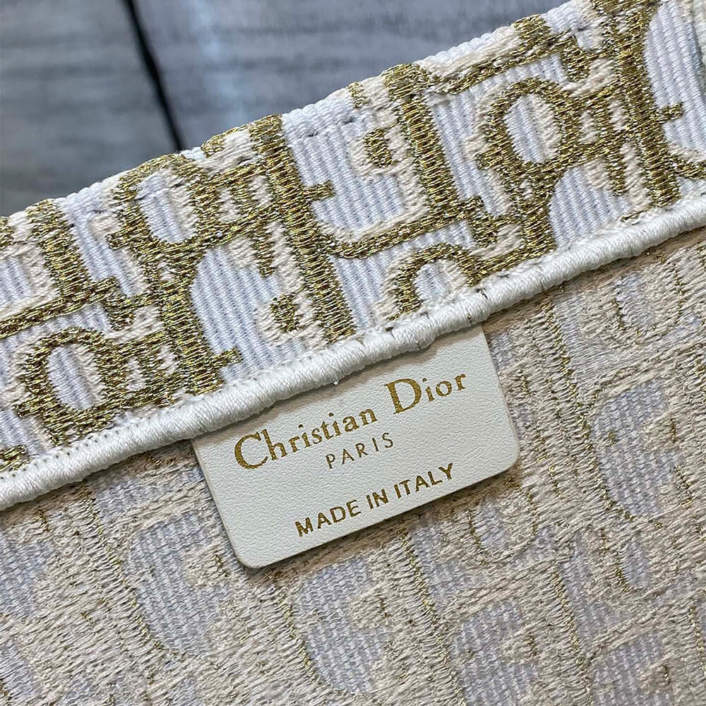 large D*or book tote